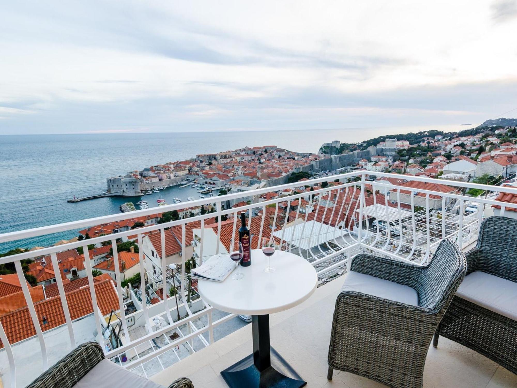 Ploce Apartments-One-Bedroom Apartment With Terrace And Sea View Dubrovnik Dış mekan fotoğraf